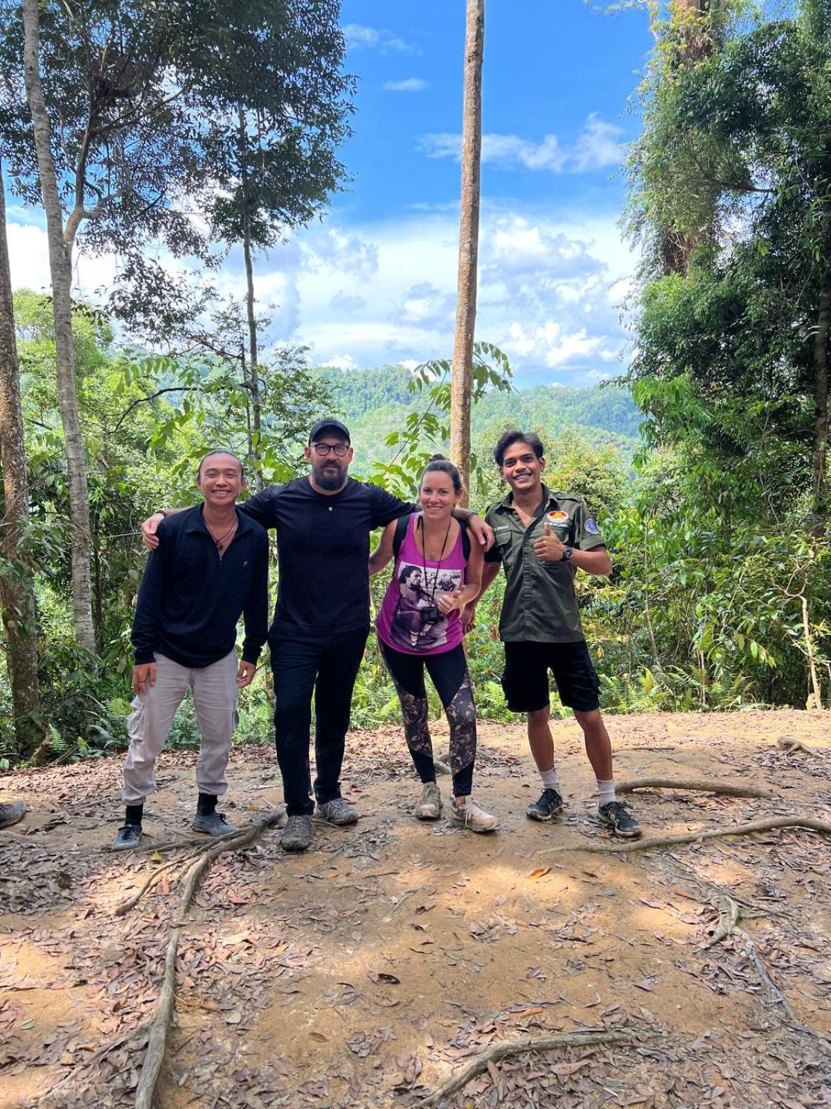Eco Trekking Lodge, Bar & Jungle Tour'S Bukit Lawang Exterior photo